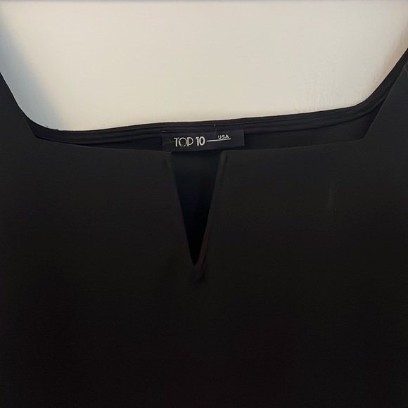 Black crop top with sheer bell sleeves - Picture 2 of 3